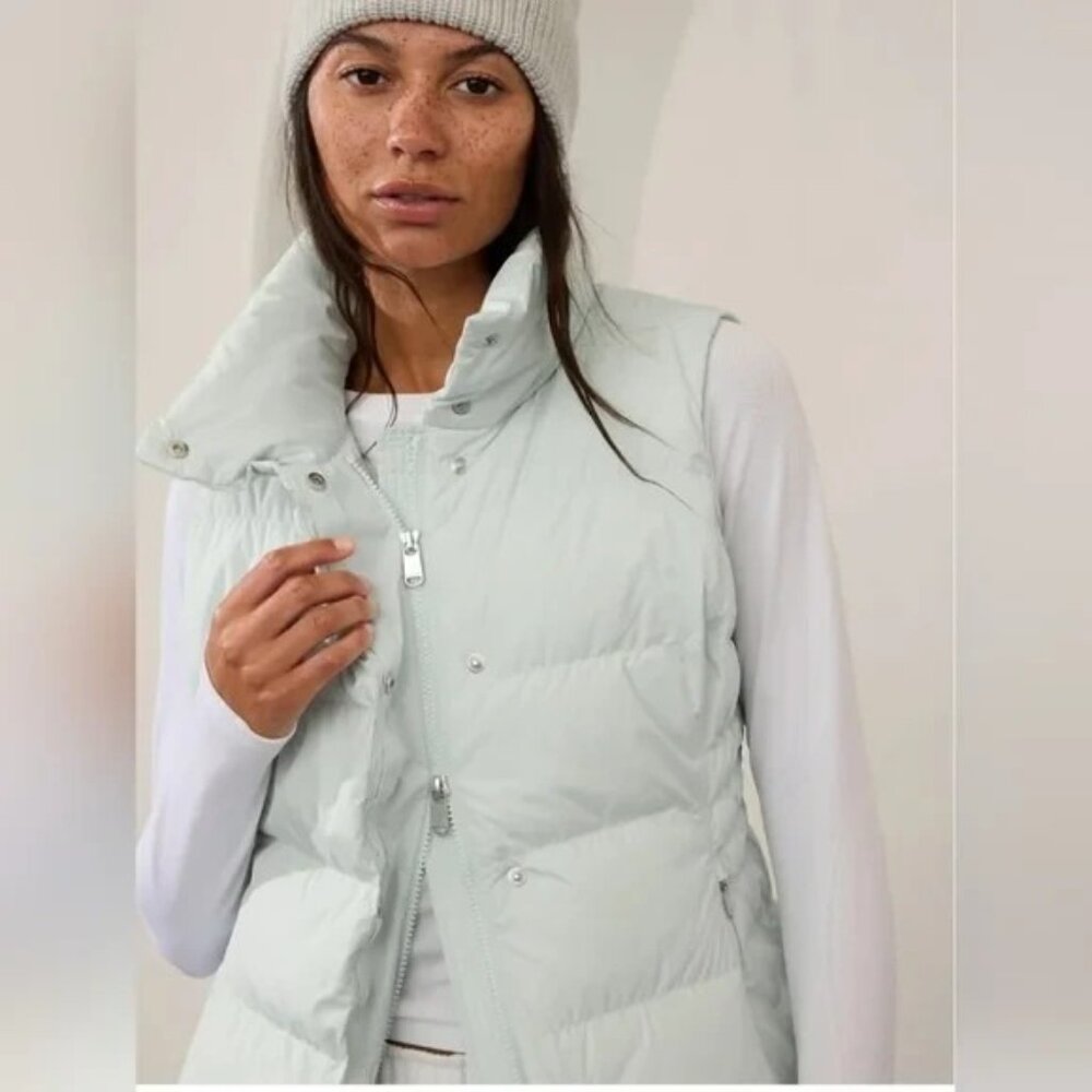 New ATHLETA S Glacier Green Downtown Full Zip Insulated Puffer Vest Small - Picture 5 of 6